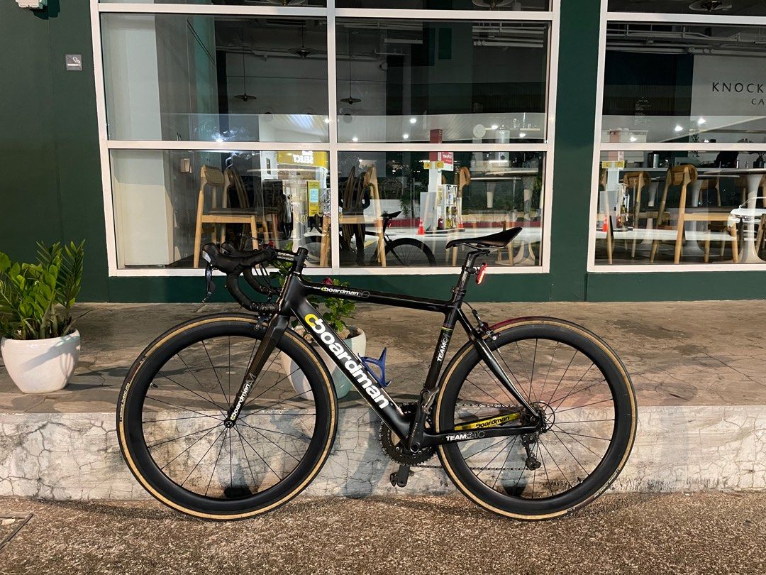 Boardman team c best sale carbon road bike
