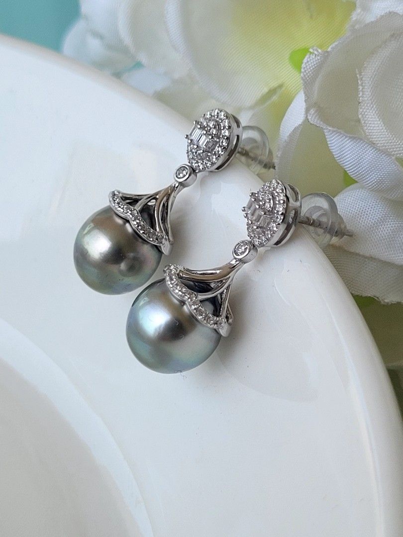 Genuine South Sea Tahitian Pearls Dangling Earrings
