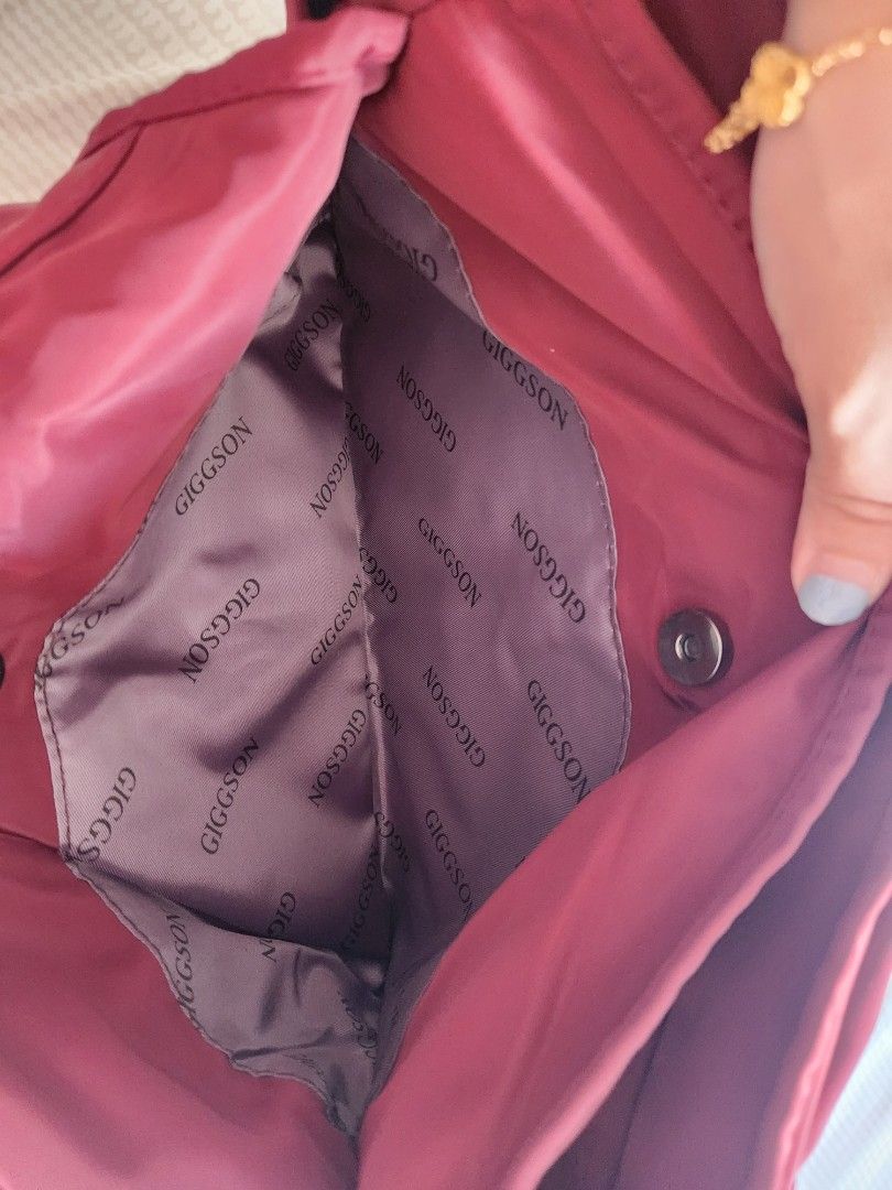 Giggson tote bag in wine red, Women's Fashion, Bags & Wallets, Tote