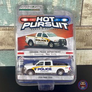 Greenlight Collectibles Hot Pursuit - 2014 Dodge Ram 1500 1:64 Scale Diecast Model Car