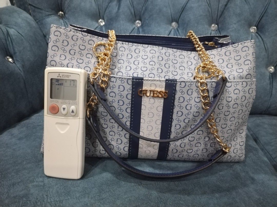 Guess handbag Luxury Bags Wallets on Carousell