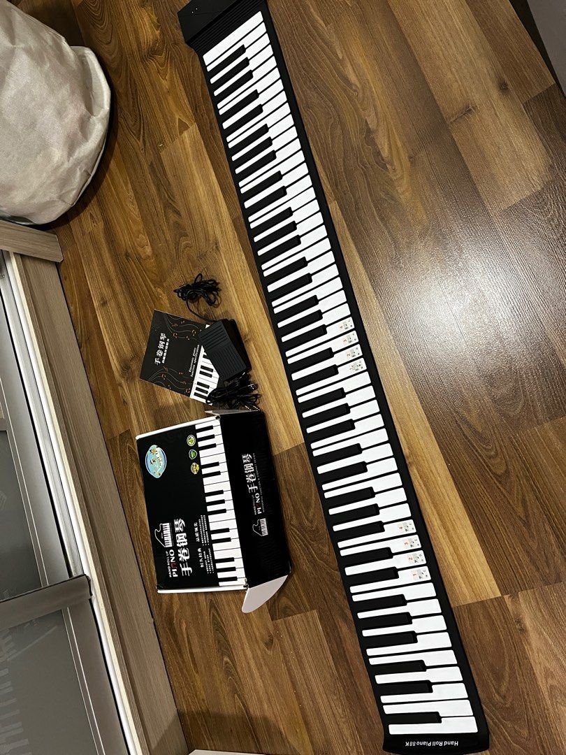 Hand roll up piano deals