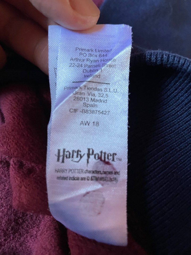 Harry Potter Sweater Official Merch (Category: Coats, Jackets and Outerwear) located in Pasig City. Submitted by batelog (Listing ID 1262712998, Image 3). Description: Price is still negotiable. .