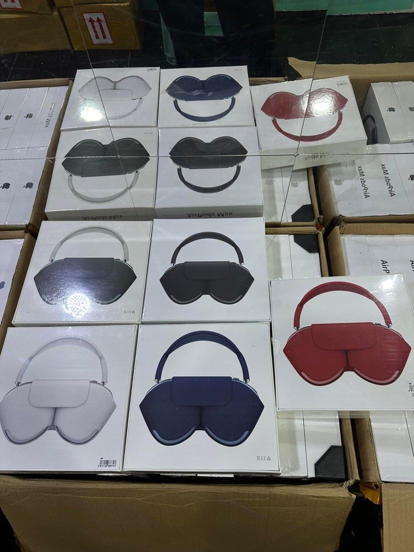 Headset airpods max! Bnew (Category: Headphones & Headsets) located in Manila. Submitted by TekiCashGadgetsph (Listing ID 1262845028, Image 2). Description: Airpods max headset AIRPODS MAX 🎧 Package List: ✅ Headset ✅ Charging Cable ✅ Leather Case ✅ User Manual ✅ Audio Cable SPECIFICATIONS: ✨Active Noise Cancellation ✨Apple Design Dynamic Driver ✨Transparency Mode ✨Smart Case ✨Lightning USB-C Cable ✨Bluetooth: 5.0 Wireless Technology. ✨Battery: 2