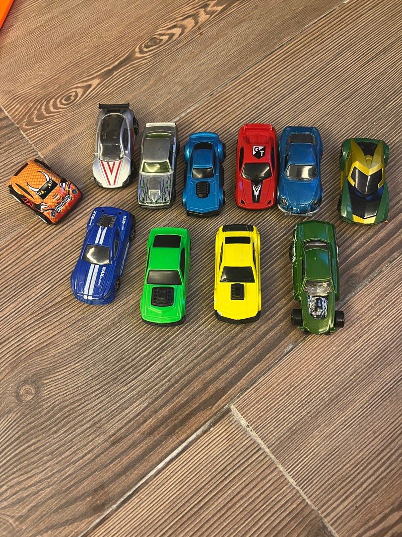 hot wheels, metal cars, pull out cars, 興趣及遊戲, 玩具 & 遊戲類 Carousell