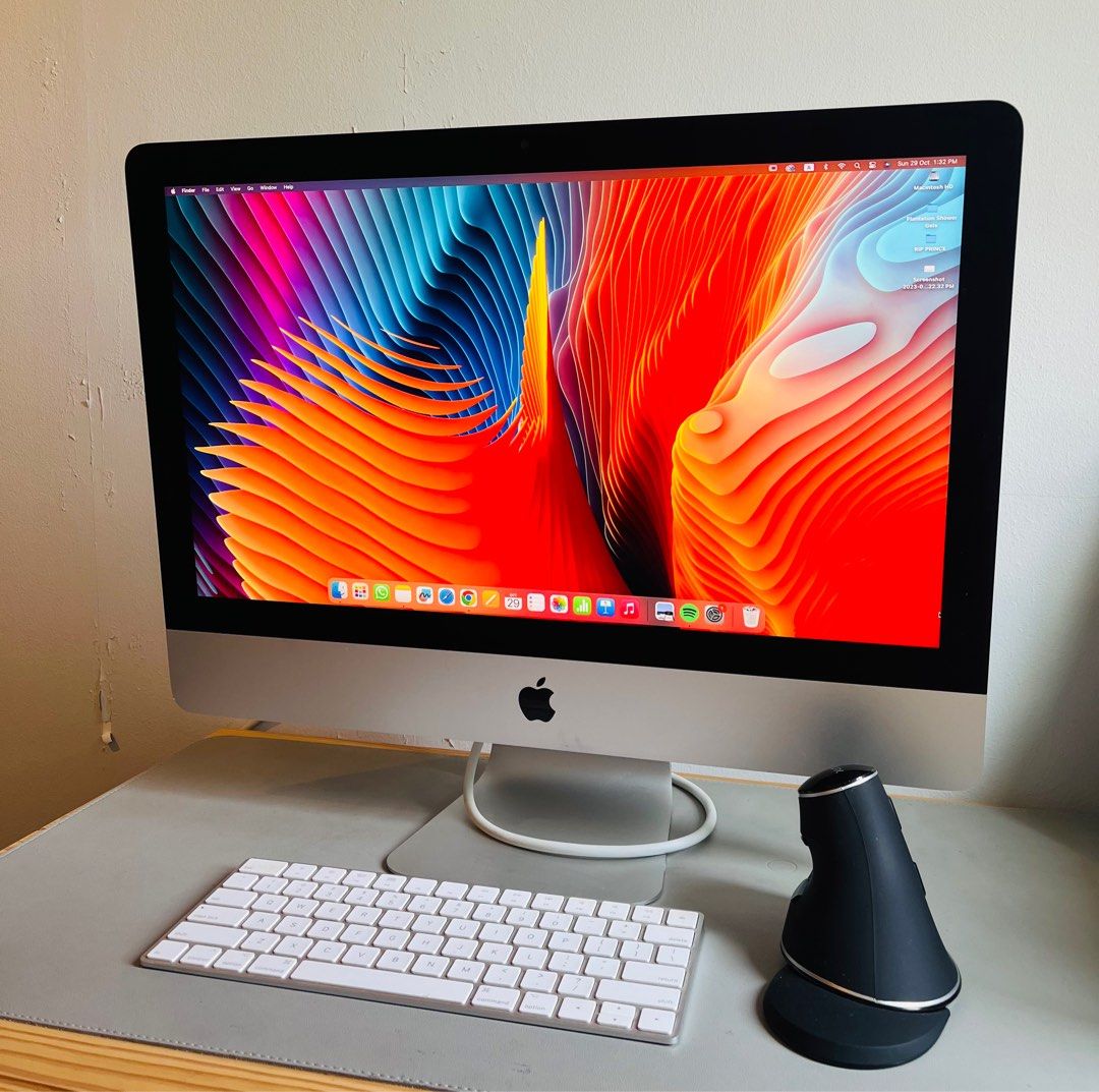 1TBFusionD【ヒビ入り】iMac 21.5, Late 2015, キーボード・マウス付