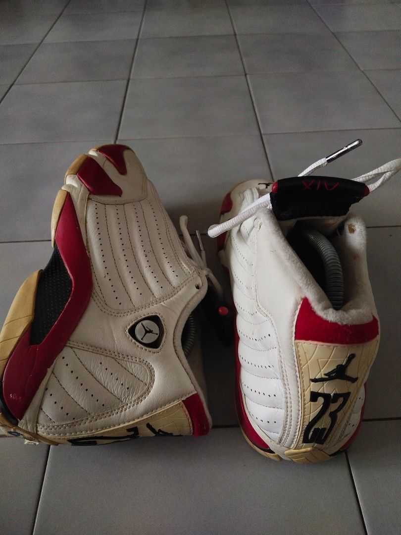 kasut aj4