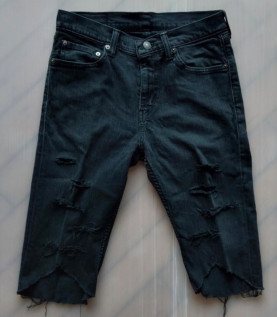 LEVIS 510 ripped capri jeans in black 31