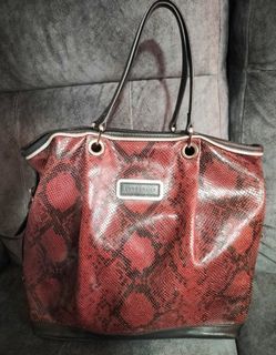 Leather handbag Guy Laroche Brown in Leather - 21239803