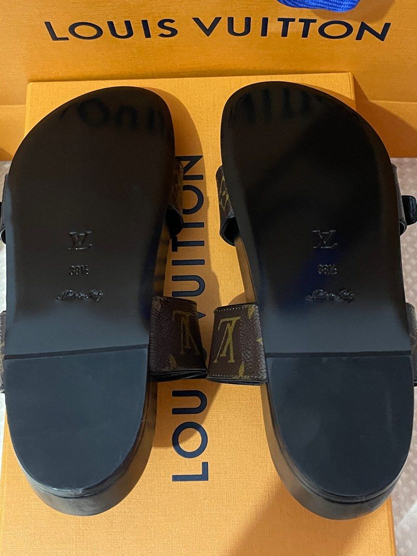 Leather mules Louis Vuitton Gold size 38.5 EU in Leather - 32982577