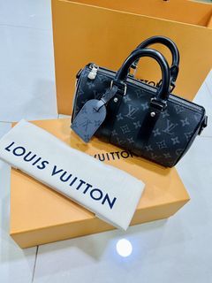 Louis Vuitton Keepall LED Monogram 50 Black in Leather with Black-toneLouis  Vuitton Keepall LED Monogram 50 Black in Leather with Black-tone - OFour