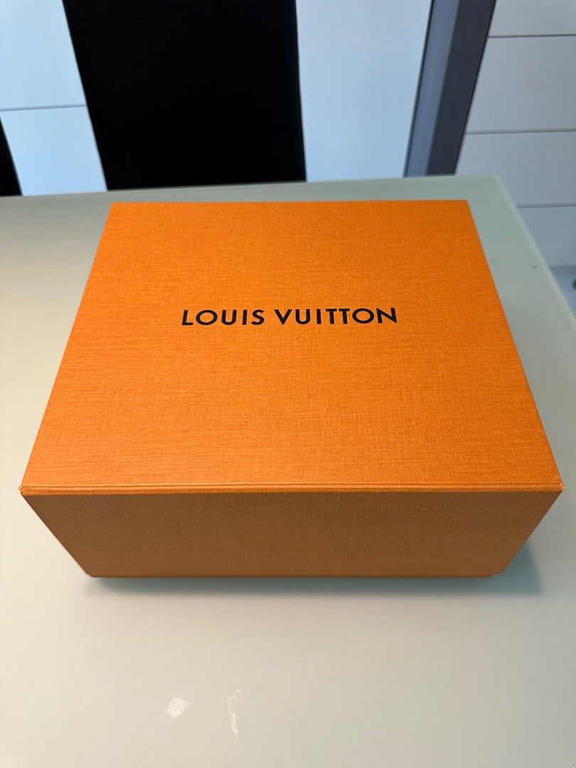 Authentic Louis Vuitton Shipping Box 18 x 13 x 3 Cardboard *Empty* Scarf Box