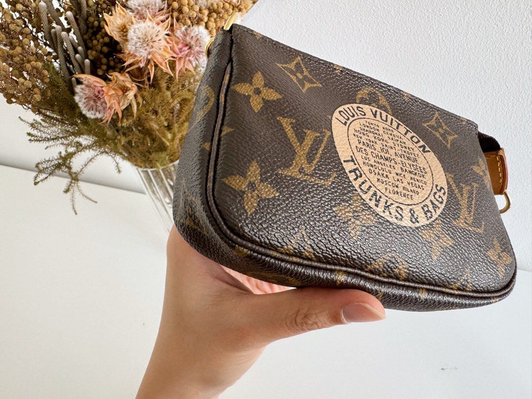 Louis Vuitton Monogram Mini Pochette Accessoires Bag – I MISS YOU VINTAGE