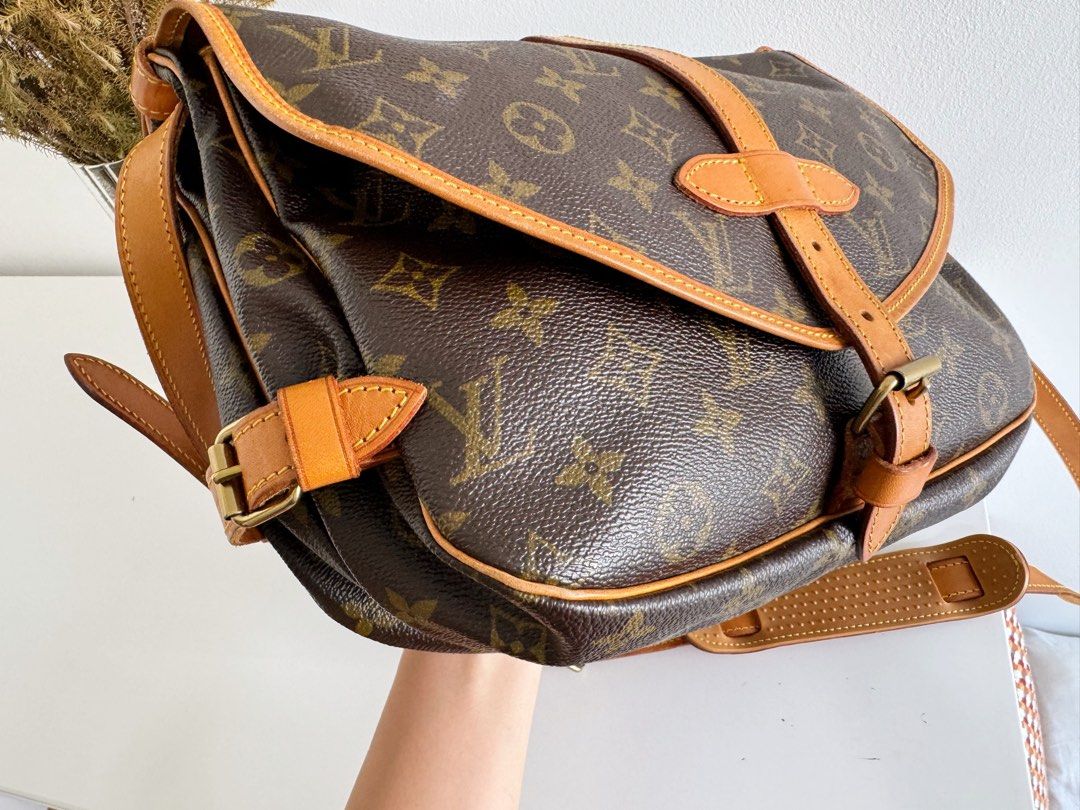 Louis Vuitton Saumur 30 Crossbody Bag – Timeless Vintage Company