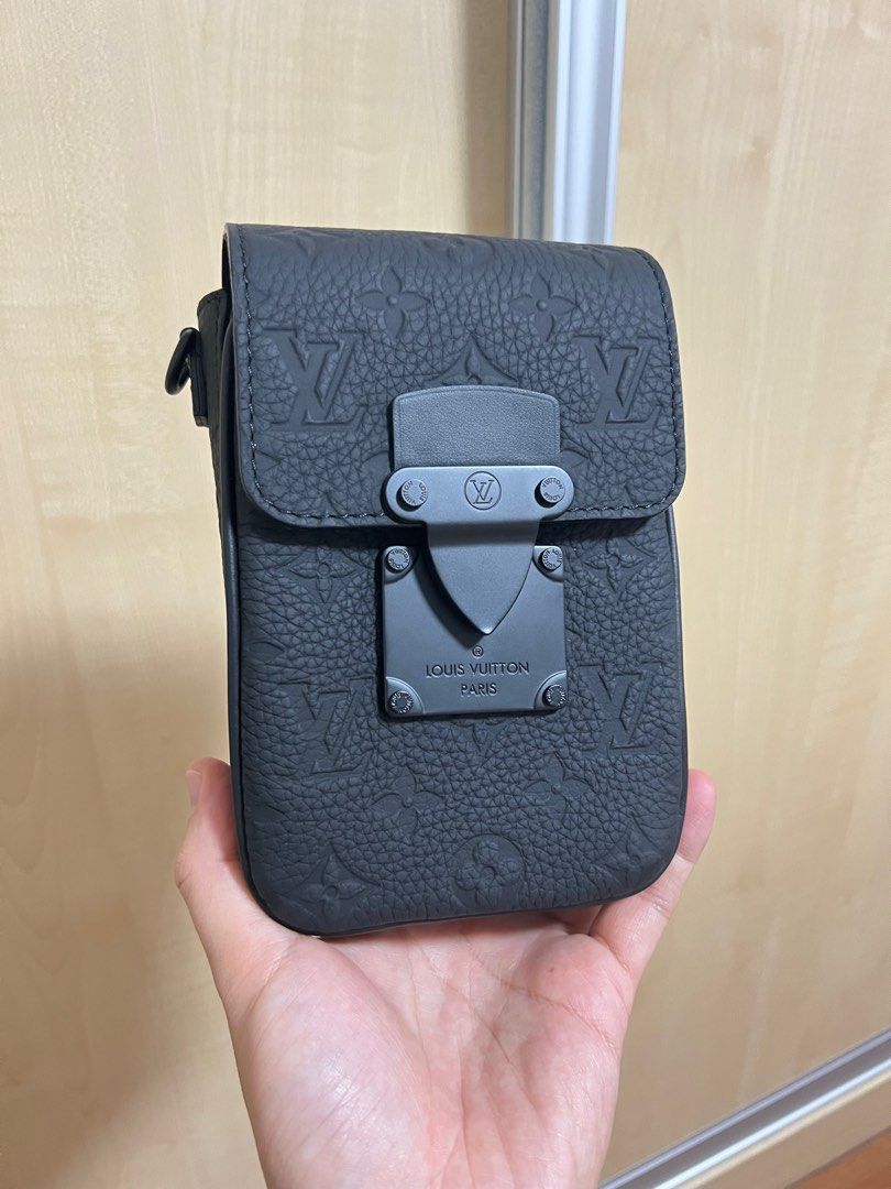S-Lock Vertical wearable wallet M81524 