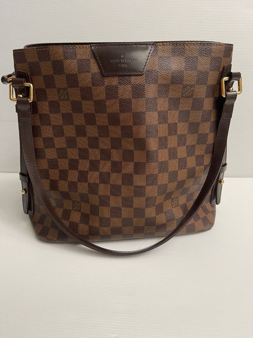 Good cond masi keker Louis Vuitton rivington damier 2011, Barang Mewah, Tas  & Dompet di Carousell