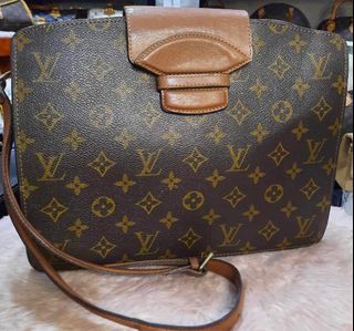 Pre-Owned) Louis Vuitton Trotteur handbag with COA