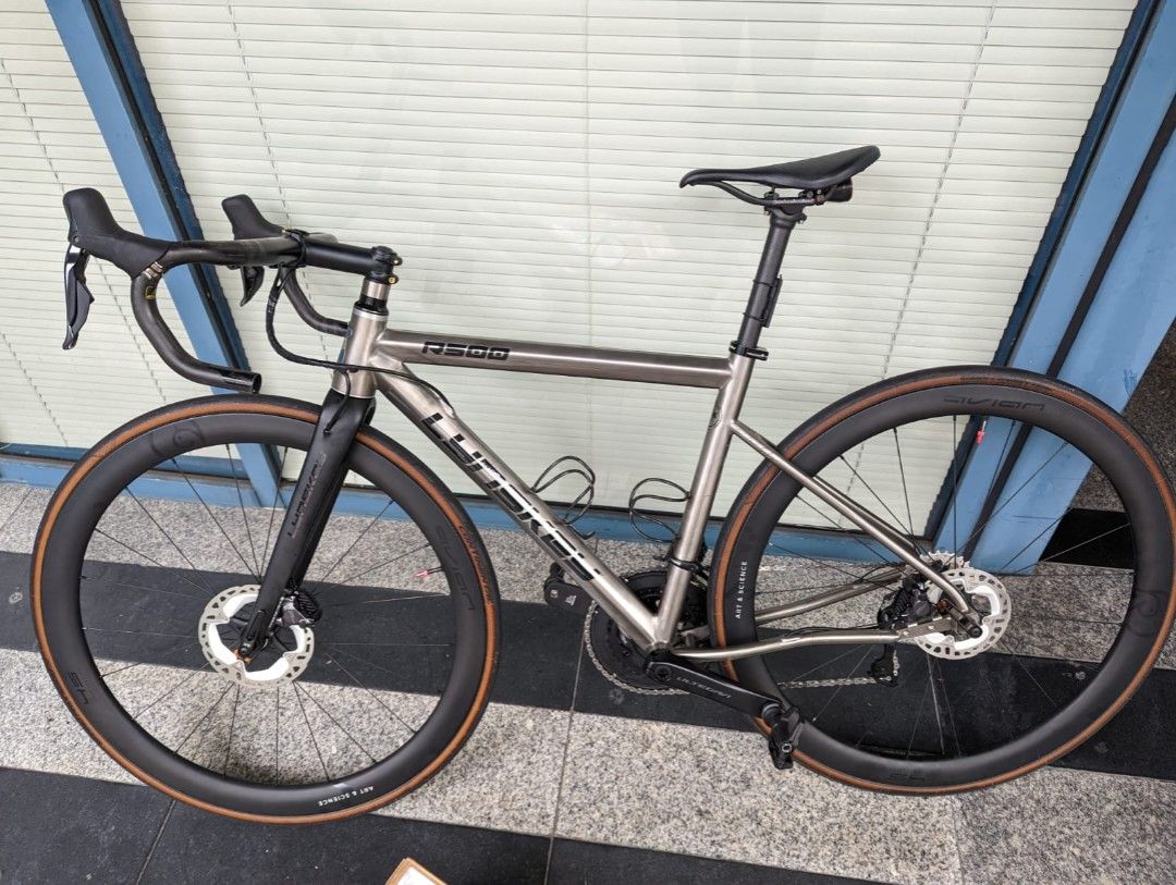 Lynskey R500 12 spd Ultegra di2 Sports Equipment Bicycles