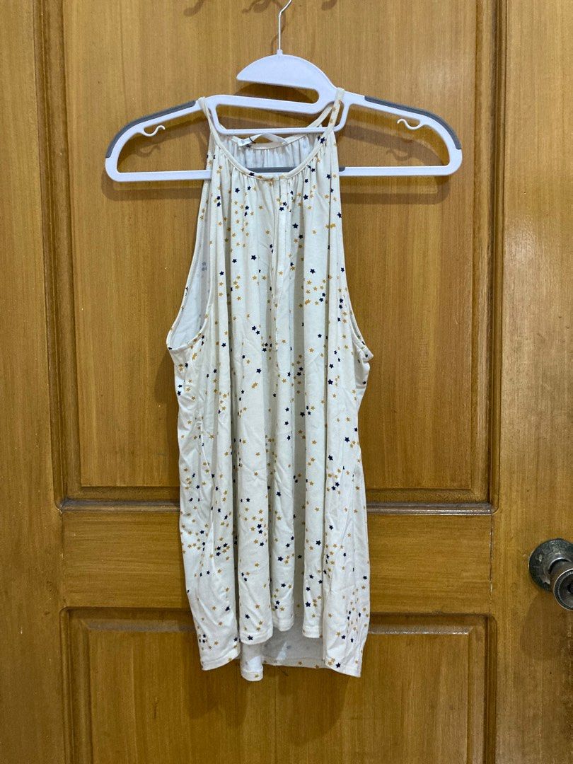 Mango Stars Print Sleeveless Top (Category: Sleeveless) located in Quezon City. Submitted by ydecluttersss (Listing ID 1262721395, Image 2). Description: Got on sale, still with tag on. .