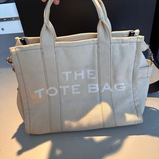 Marc Jacobs The Tote Bag - Medium / White, Luxury, Bags & Wallets on  Carousell