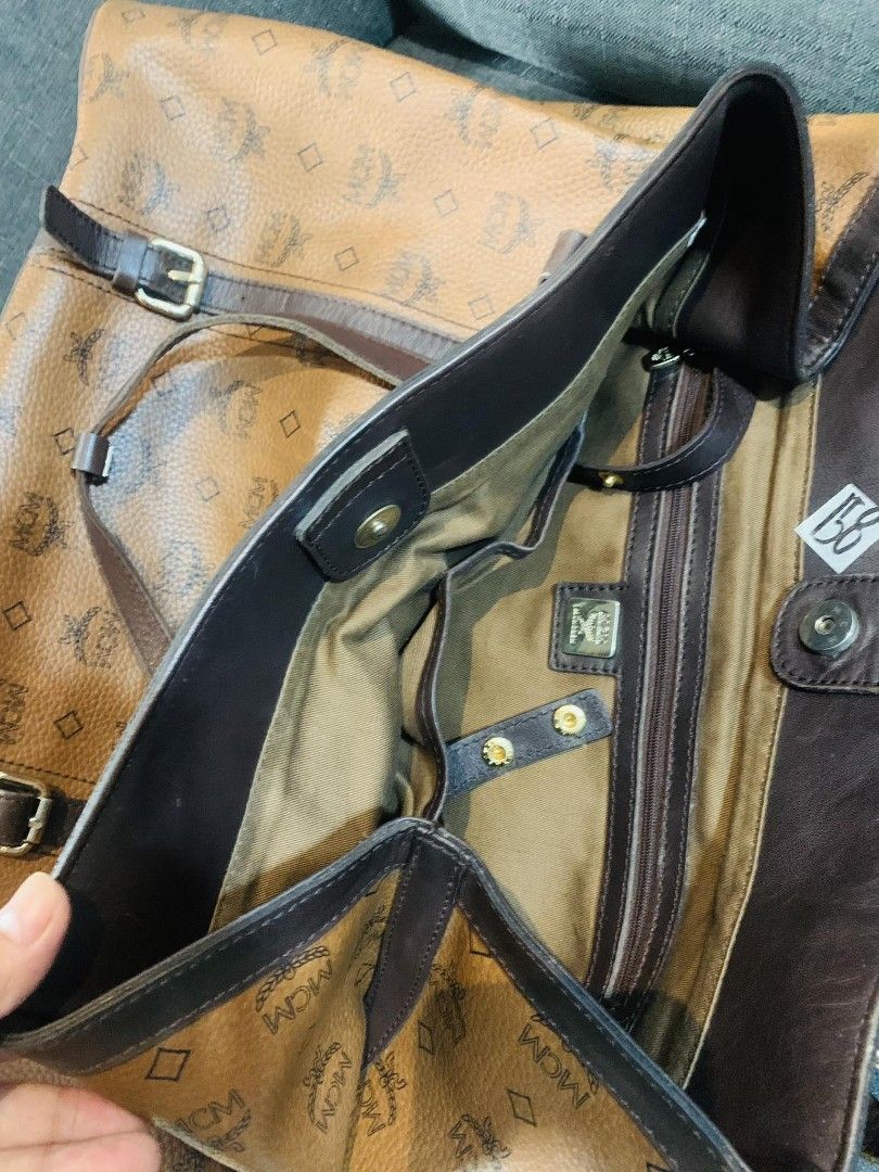 05124 Japanese second-hand luxury MCM shoulder bag messenger, Luxury,  Apparel on Carousell