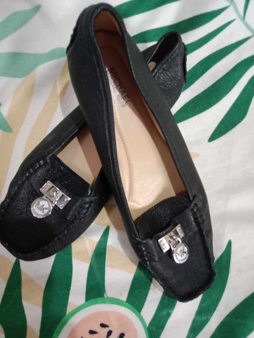 Michael kors hotsell flats size 8