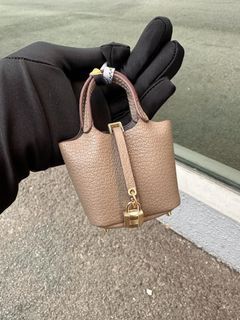 🔥 FRESH Etoupe Hermes Picotin 18 PHW, Luxury, Bags & Wallets on