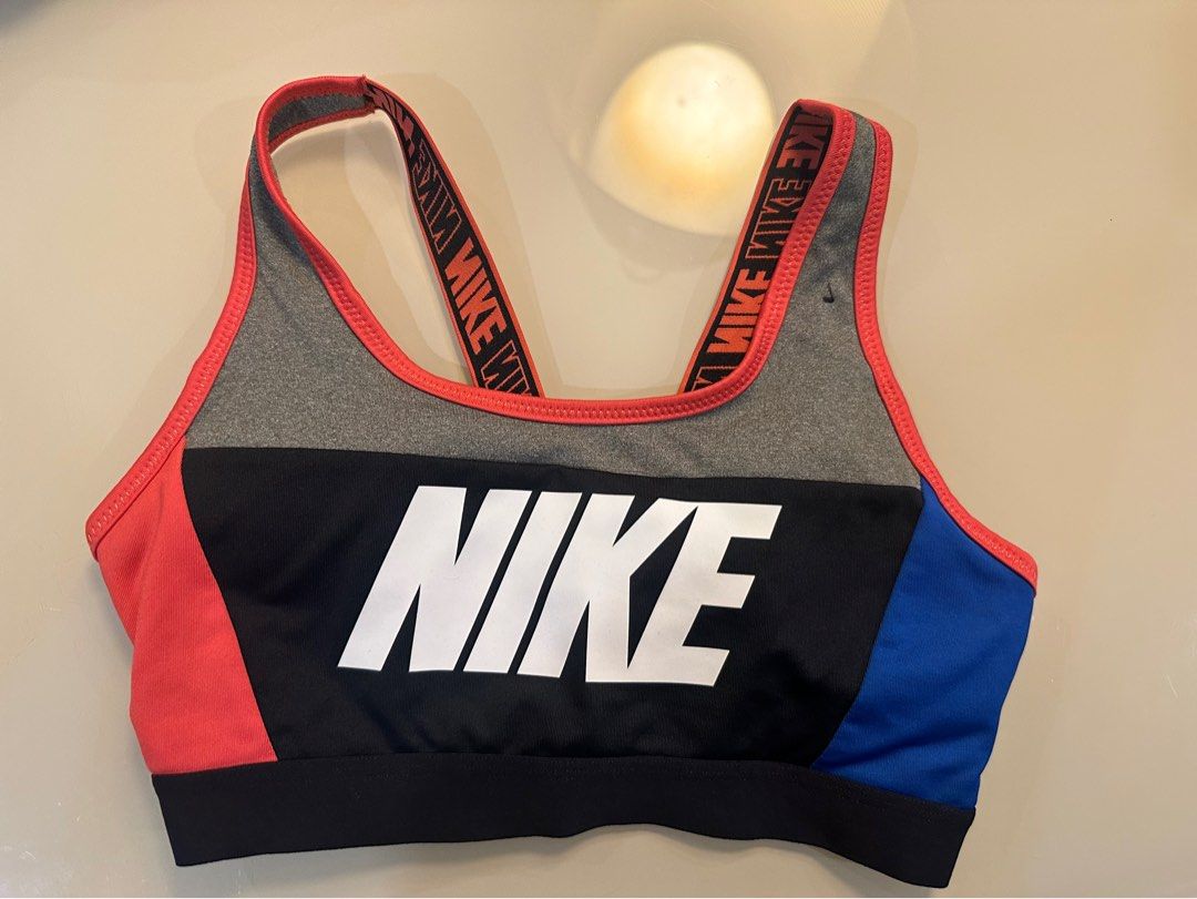 Nike Sports Bra w Pads Size M Women s Fashion Activewear on