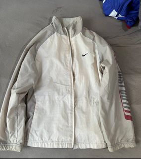 windbreaker nike xs