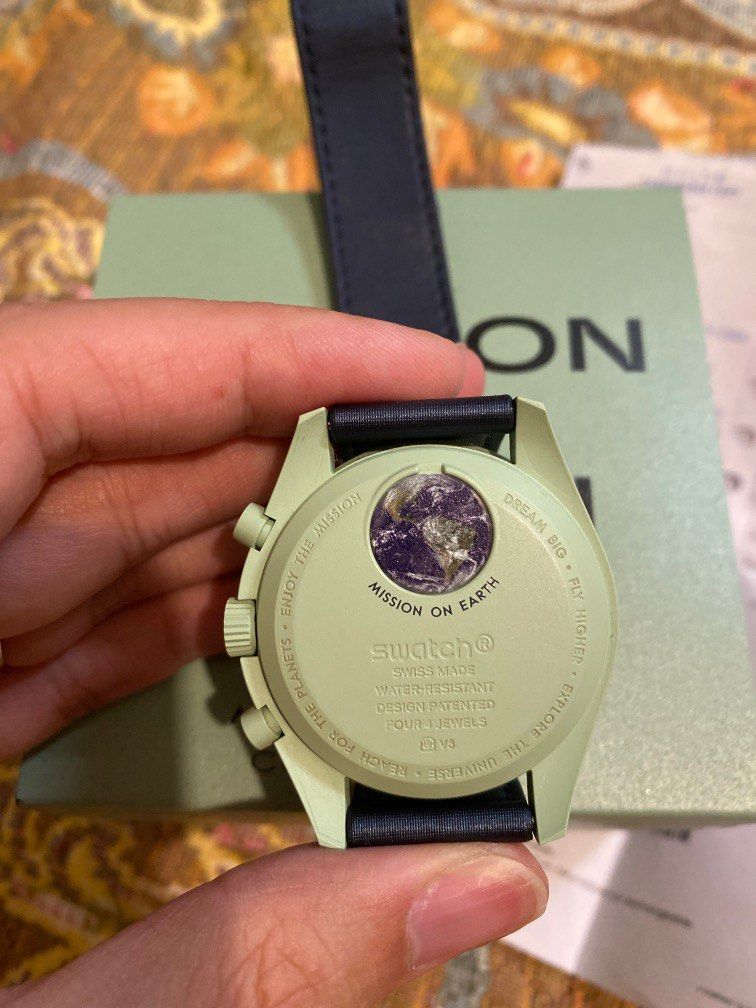 Omega Swatch (Earth), 名牌, 手錶- Carousell