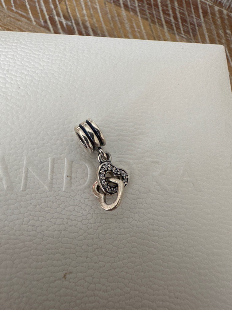 Interlocking heart clearance charm pandora