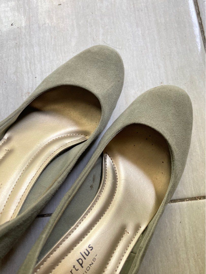 Green flats payless store