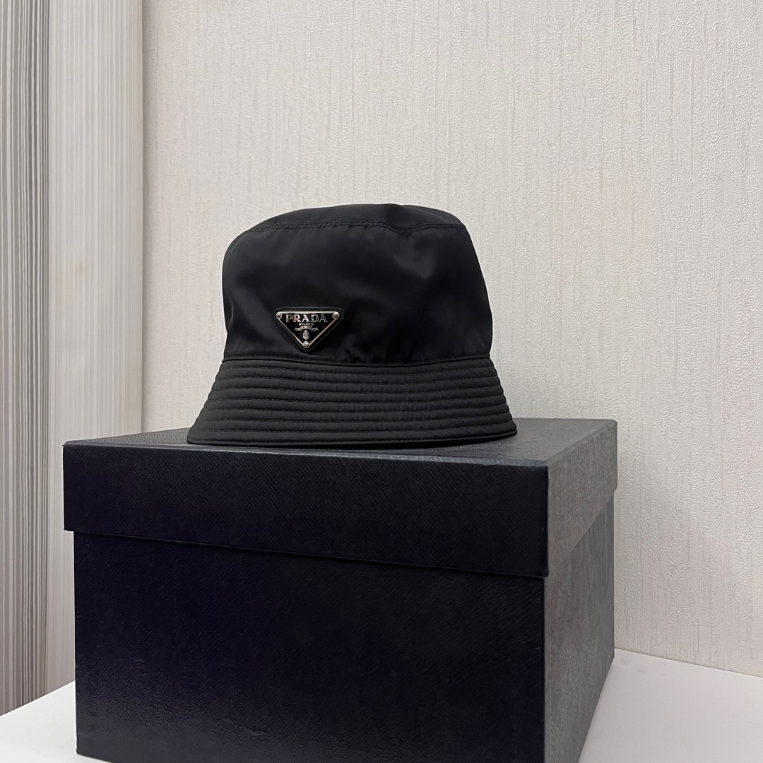 Prada 再生尼龍漁夫帽XL, 名牌精品, 精品配件在旋轉拍賣