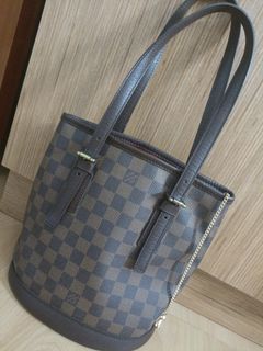 Replica Louis Vuitton NeoNoe MM Bag In Black Leather M45497 BLV672