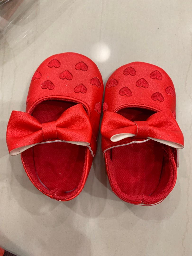 Red colour deals girl shoes