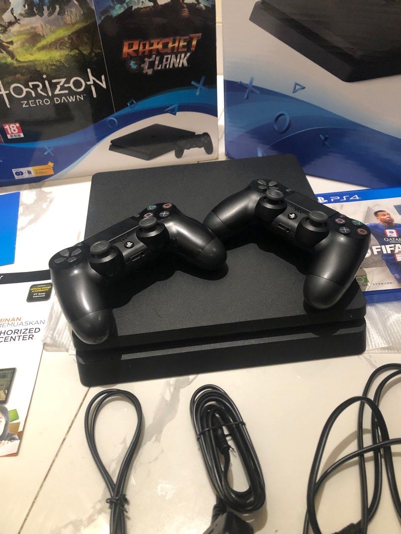 PS 4 slim 500gb garansi GS Shop resmi indonesia