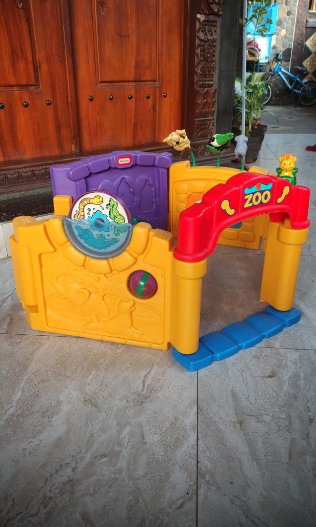 Little tikes clearance zoo play yard