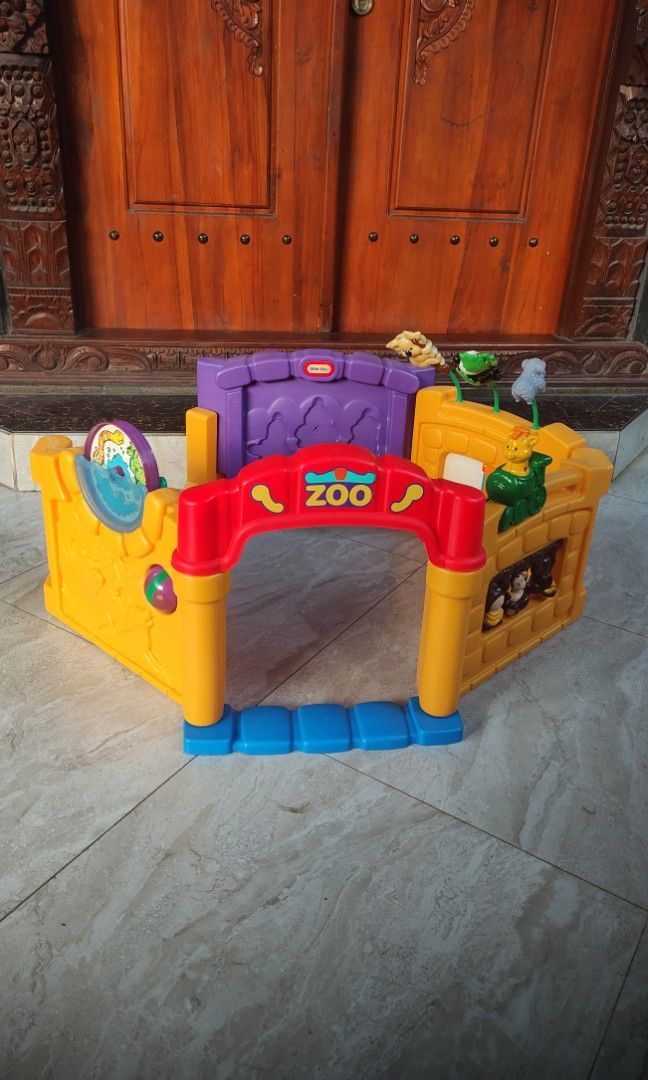 Little tikes zoo play yard hotsell