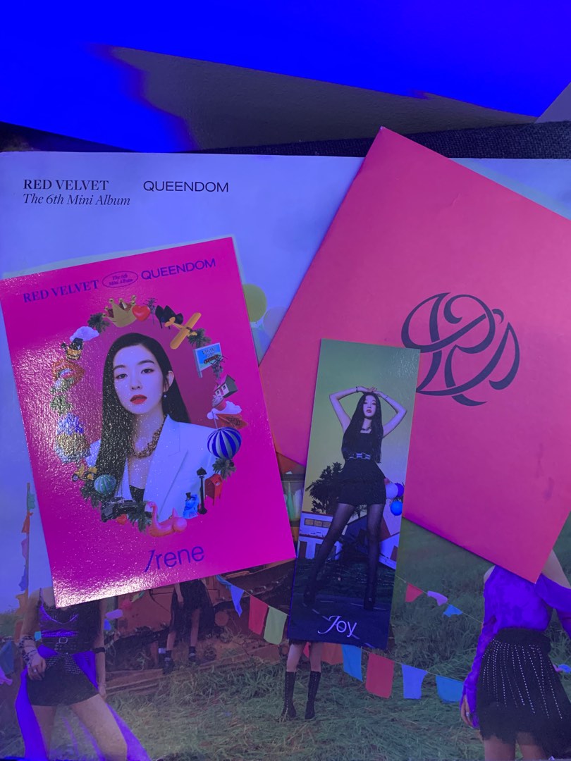 Red Velvet Queendom album unsealed, Hobbies & Toys, Books & Magazines