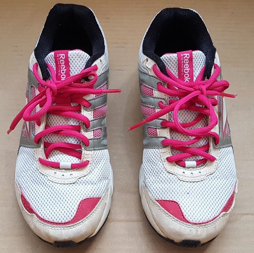Reebok Sneakers Running Shoes US 7 UK 4.5 EUR 37.5 Sporty with Style Cult Street Fashion Active Lifestyle Original Y2K Cult Street Fashion