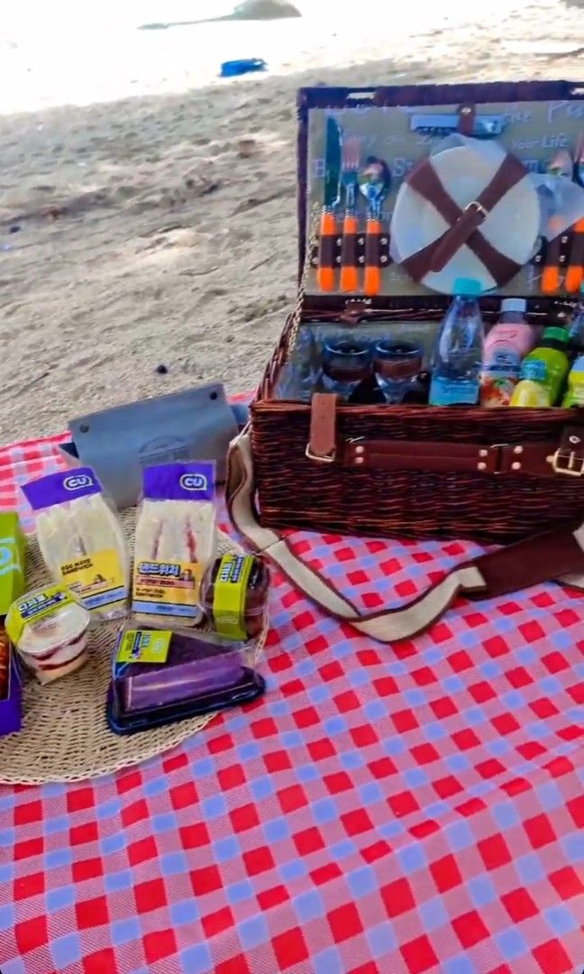 Rental Picnic Set, Everything Else, Others on Carousell