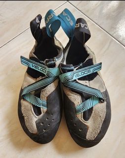 Item 757300 - La Sportiva Skwama - Climbing Shoes - Size 8.5