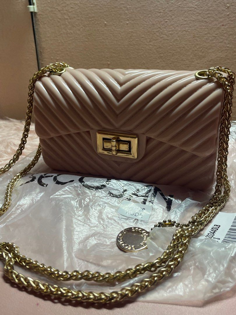 SECOSANA Two-Way Silicone Bag in Light Pink (Category: Luxury Bags & Wallets) located in Quezon City. Submitted by annicarts (Listing ID 1262673130, Image 2). Description: - Brand New - Never been used -Silicone bag .