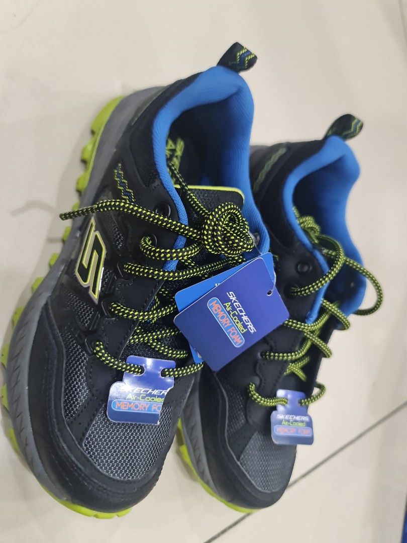 Boys skechers sales size 4