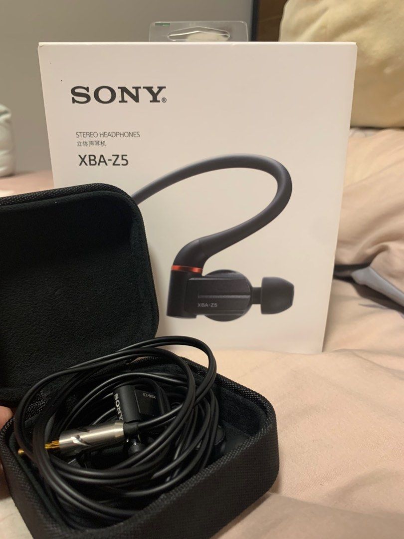 Sony iem top