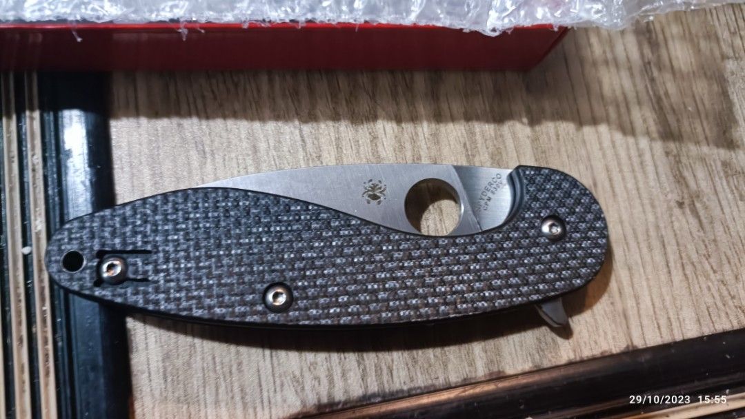 Spyderco Sliverax Folding Knife (Category: Hiking & Camping) located in Caloocan City. Submitted by gaberuaro6563 (Listing ID 1262811618, Image 3). Description: selling a BNIB Spyderco Sliverax. CPM S30V, Compression Lock..