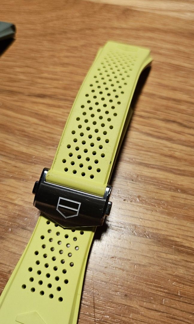 Tag heuer best sale connected wristband