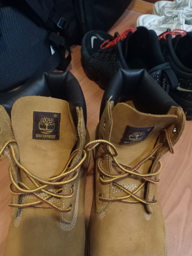 Timberland boots top tag