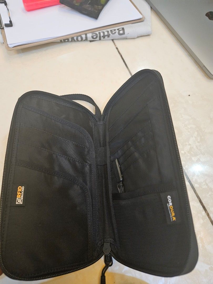 Tomtoc Sling & Passport Holder, Men's Fashion, Bags, Belt bags