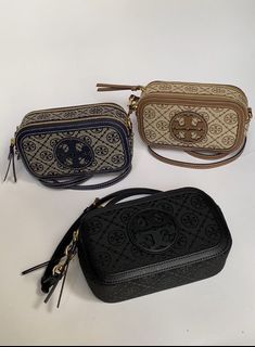 💯 AUTHENTIC TORY BURCH FLEMING Medium VS Small, Women's Fashion, Bags &  Wallets, Purses & Pouches on Carousell